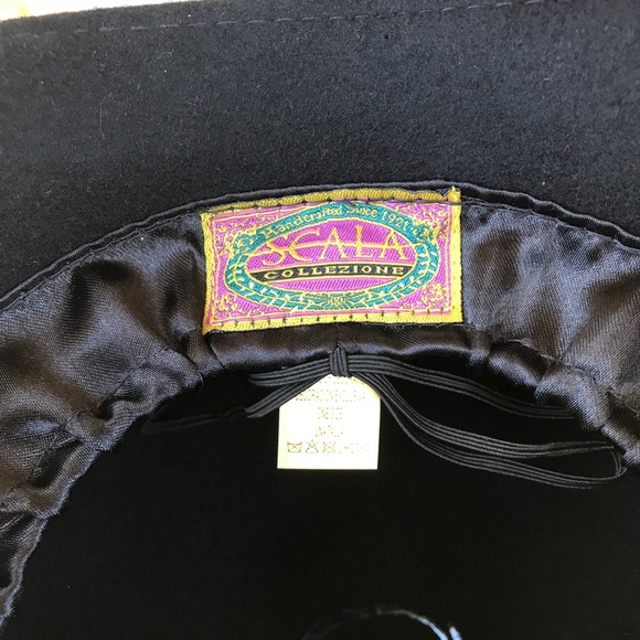 Ladies Scala Black Felt Cloche Hat with Flowers - Picture 3 of 4